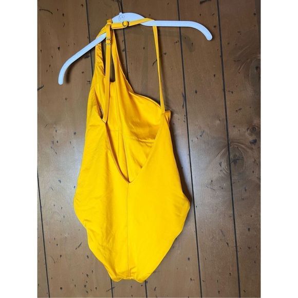 Women’s bathing suit - Picture 2 of 5